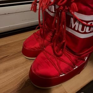 Moon boots